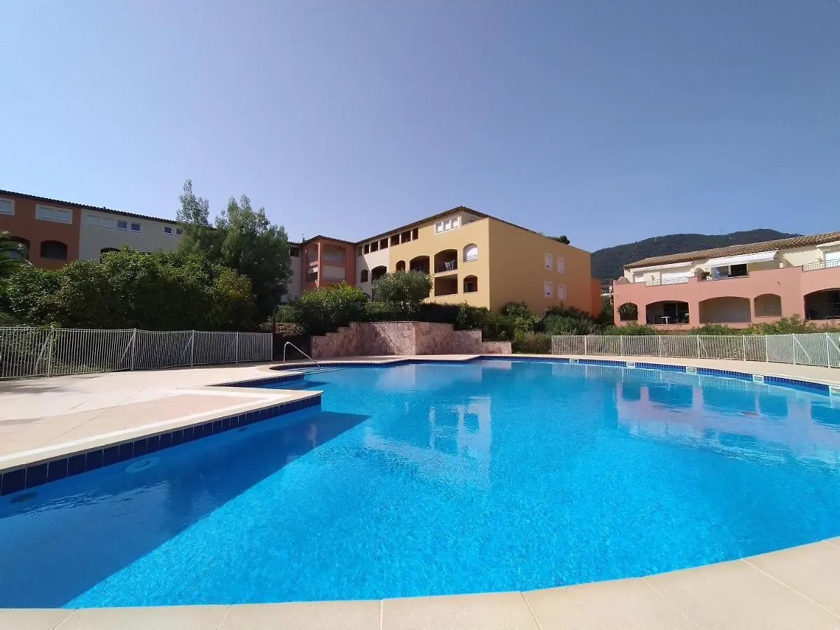 公寓 Bel Appartement Pour 6 Personnes Dans Residence Avec Piscine 500 M Plage 滨海卡瓦莱尔
