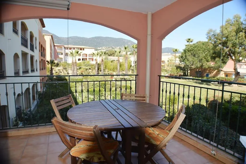 Lägenhet Bel Appartement Pour 6 Personnes Dans Residence Avec Piscine 500 M Plage Cavalaire-sur-Mer Frankrike